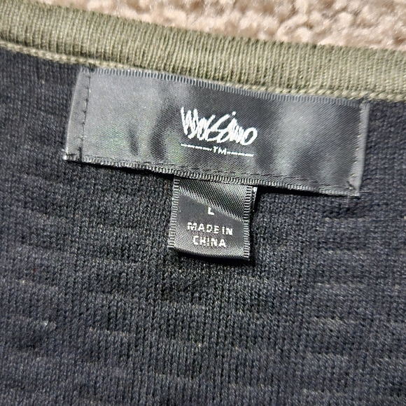 Elegant Olive and Black Chevron Knit Dress - Picture 6 of 8